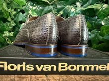 Afbeelding in Gallery-weergave laden, Nieuwe veterschoen croco floris van Bommel maat 44 + riem