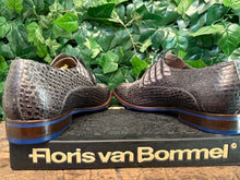 Afbeelding in Gallery-weergave laden, Nieuwe veterschoen croco floris van Bommel maat 44 + riem