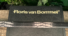 Afbeelding in Gallery-weergave laden, Nieuwe veterschoen croco floris van Bommel maat 44 + riem