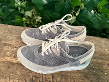 Afbeelding in Gallery-weergave laden, Bijna nieuwe sneakers van Durea maat 38 (wijdte K)