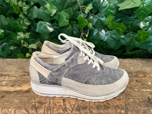 Afbeelding in Gallery-weergave laden, Bijna nieuwe sneakers van Durea maat 38 (wijdte K)