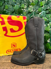 Afbeelding in Gallery-weergave laden, gewoon Nieuwe laars van Sendra maat 42