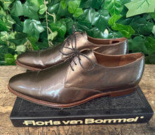 Afbeelding in Gallery-weergave laden, bijna Nieuwe veterschoen floris van Bommel maat 45,5 + riem
