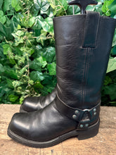 Afbeelding in Gallery-weergave laden, Bijna Nieuwe vintage biker boots van Sendra maat 44