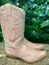 Afbeelding in Gallery-weergave laden, Bijna Nieuwe roze Sendra laarzen maat 38