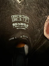 Afbeelding in Gallery-weergave laden, Bijna Nieuwe roze Sendra laarzen maat 38