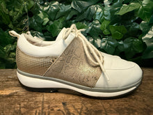 Afbeelding in Gallery-weergave laden, zo goed als nieuw sneakers van Xsensible maat 38 (wijdte G)