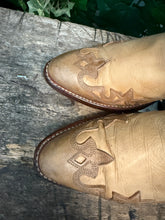 Afbeelding in Gallery-weergave laden, geweldig mooie vintage python laarzen van Sendra maat 36