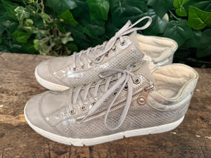Nieuwe sneakers van rieker maat 42