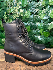 Nieuwe gevoerde boots van Panama Jack maat 41