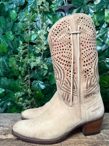 gewoon Nieuwe laars van Sendra maat 41