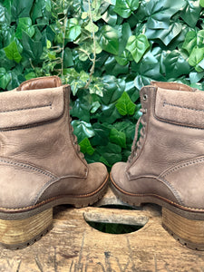 zo goed als nieuw boots van Panama jack maat 38