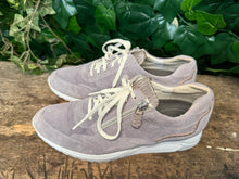Afbeelding in Gallery-weergave laden, Bijna nieuwe sneakers van Durea maat 39 (maat H)
