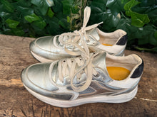 Afbeelding in Gallery-weergave laden, Bijna Nieuwe sneakers van Xsensible maat 41 (wijdte G)