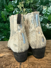 Afbeelding in Gallery-weergave laden, Nieuwe prachtige laars met ponyhair van Sendra maat 39