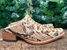 Afbeelding in Gallery-weergave laden, Nieuwe gave python clogs van Sendra maat 45