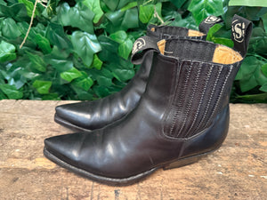zo goed als nieuw enkellaars van Sendra maat 38
