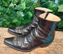 Afbeelding in Gallery-weergave laden, Bijna Nieuwe boots van Sendra maat 45