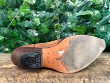 Afbeelding in Gallery-weergave laden, Bijna Nieuwe gave laarzen van Sendra maat 44