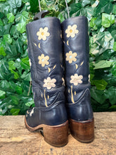 Afbeelding in Gallery-weergave laden, supergave vintage blokhak flower boots van Sendra maat 39