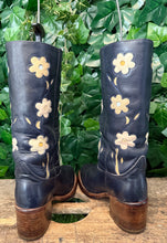 Afbeelding in Gallery-weergave laden, supergave vintage blokhak flower boots van Sendra maat 39