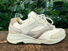 Afbeelding in Gallery-weergave laden, Bijna nieuwe sneakers van Durea maat 40 (maat K)