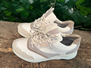 Bijna nieuwe sneakers van Durea maat 40 (maat K)