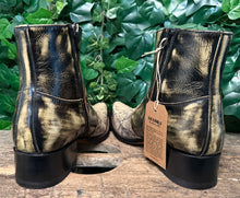 Afbeelding in Gallery-weergave laden, Nieuwe mooie python laarzen van Sendra maat 44