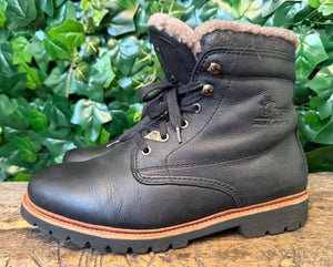 Gewoon Nieuwe gevoerde boots van Panama Jack maat 44