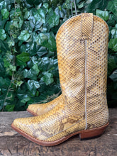 Afbeelding in Gallery-weergave laden, Nieuwe prachtige python laarzen van Sendra maat 42