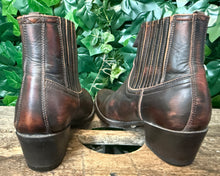 Afbeelding in Gallery-weergave laden, In nieuwstaat enkellaarsjes van Sendra maat 38