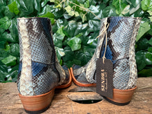Afbeelding in Gallery-weergave laden, Nieuwe supergave python laarsjes van Sendra maat 42