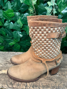 Bijna Nieuwe gave laarzen van Sendra maat 39