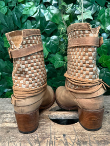 Bijna Nieuwe gave laarzen van Sendra maat 39