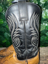 Afbeelding in Gallery-weergave laden, supergave vintage laars met python leer van sendra maat 43