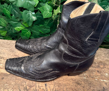 Afbeelding in Gallery-weergave laden, geweldig mooie vintage boots van Sendra maat 44