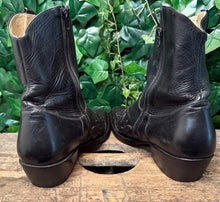 Afbeelding in Gallery-weergave laden, geweldig mooie vintage boots van Sendra maat 44