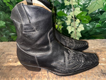 Afbeelding in Gallery-weergave laden, geweldig mooie vintage boots van Sendra maat 44