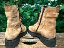 Afbeelding in Gallery-weergave laden, Nieuwe boots van Durea maat 38,5 (wijdte H)