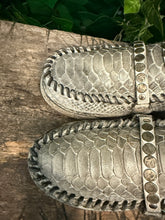 Afbeelding in Gallery-weergave laden, Bijna Nieuwe boots van Karma of Charme maat 37