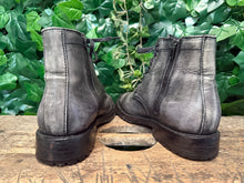 Afbeelding in Gallery-weergave laden, gewoon Nieuwe boots van Thursday boot Company maat 44