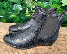 Afbeelding in Gallery-weergave laden, Nieuwe laarsjes van Omoda maat 42