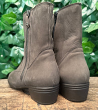 Afbeelding in Gallery-weergave laden, Nieuwe laars van hartjes maat 38 (wijdte G)