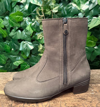 Afbeelding in Gallery-weergave laden, Nieuwe laars van hartjes maat 38 (wijdte G)