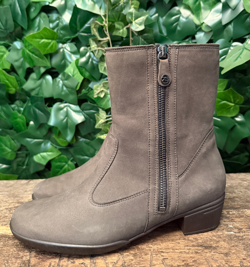 Nieuwe laars van hartjes maat 38 (wijdte G)