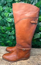 Afbeelding in Gallery-weergave laden, Nieuwe prachtige hoge laarzen van Frye maat 39 (maat 9)
