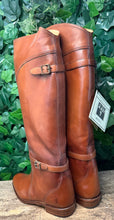 Afbeelding in Gallery-weergave laden, Nieuwe prachtige hoge laarzen van Frye maat 39 (maat 9)