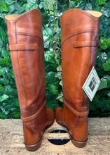 Afbeelding in Gallery-weergave laden, Nieuwe prachtige hoge laarzen van Frye maat 39 (maat 9)