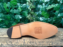 Afbeelding in Gallery-weergave laden, Nieuwe prachtige hoge laarzen van Frye maat 39 (maat 9)