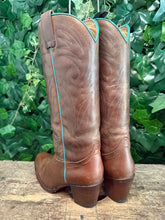 Afbeelding in Gallery-weergave laden, Bijna Nieuwe gave laarzen van Sendra maat 38